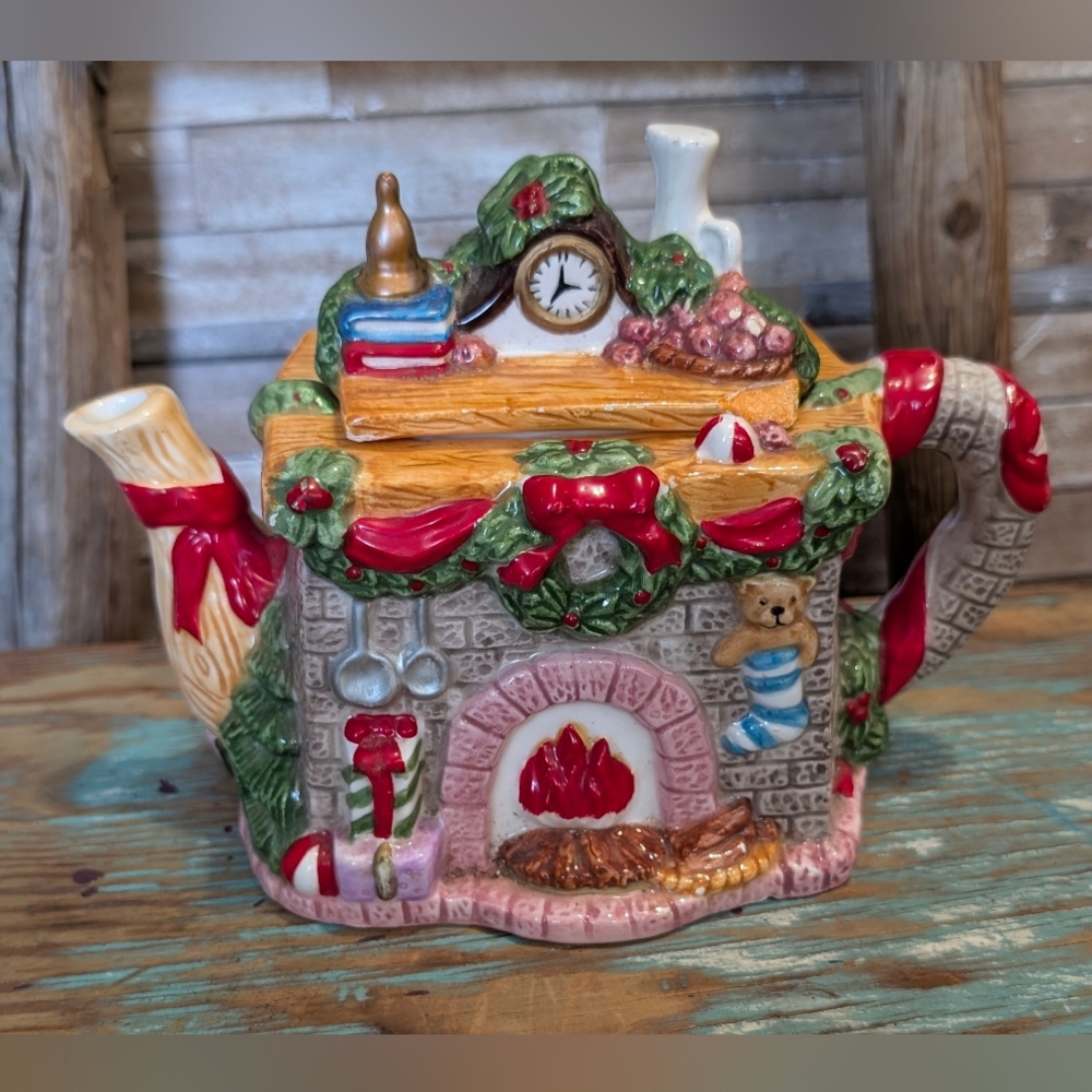 Vintage 1996 Christmas Teapot Fireplace Mantel Ceramic